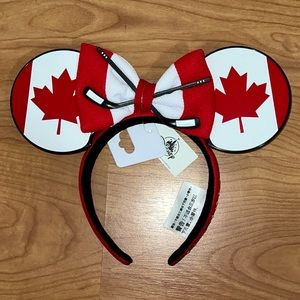 2022 Disney Parks Epcot Canada Maple Leaf Hockey Puck Mickey Minnie Bow Ears NEW